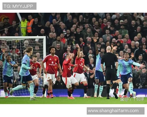 2003年曼联对阵里斯本的经典对决回顾与战术分析