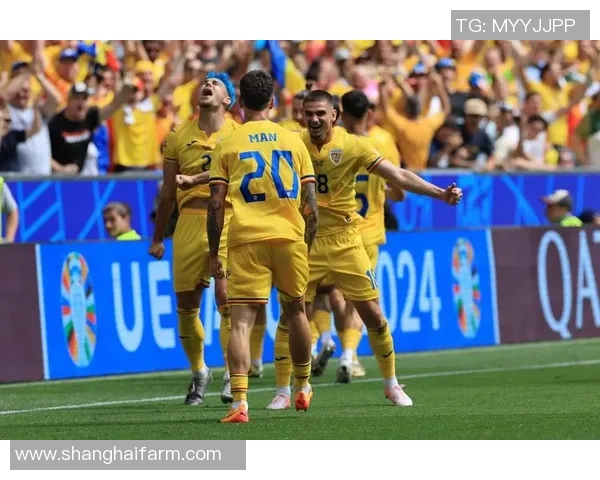 卢卡库在国际赛场的崛起与挑战解析:从天才少年到足球巨星的成长之路 卢卡库在国际赛场的崛起与挑战解析:从天才少年到足球巨星的成长之路