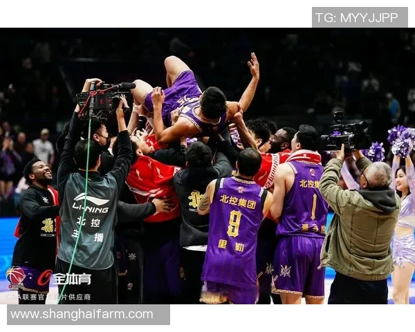 北京北控男篮迎战深圳队全力争胜展现球队实力与斗志 北京北控男篮迎战深圳队全力争胜展现球队实力与斗志