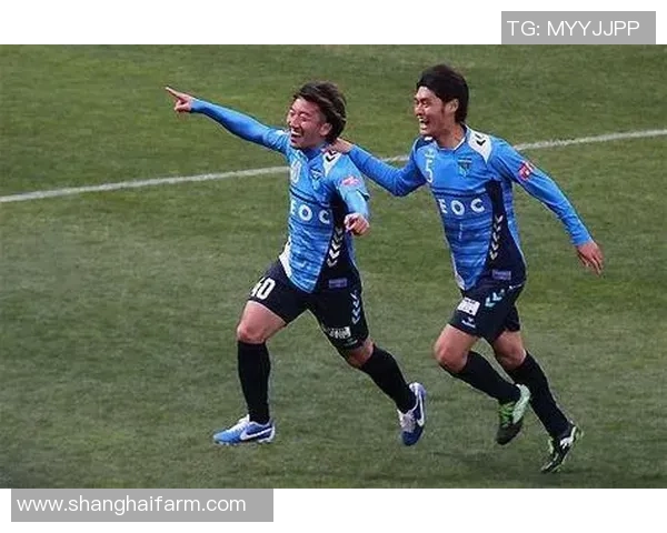 太阳神与长崎航海的激烈对决展现足球魅力与团队精神的巅峰之战 太阳神与长崎航海的激烈对决展现足球魅力与团队精神的巅峰之战